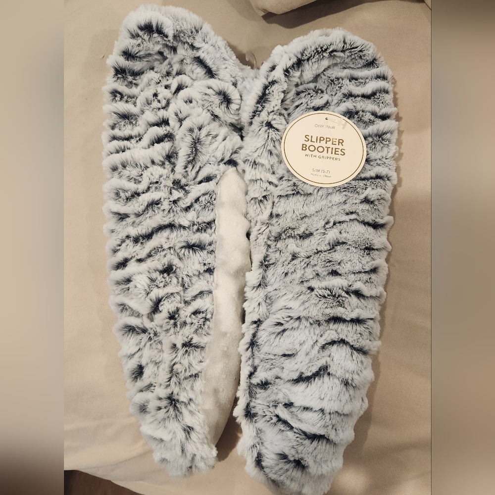 Gray And White Super Soft Fuzzy Slipper Booties With Grip Bottoms
